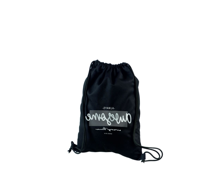 Svarta ryggsäckar av starkt bomullstyg. Storlek: 35×45 cm